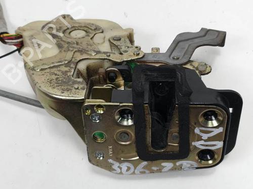 Used Front right lock KIA SORENTO I (JC) 2.5 CRDi 4WD (140 hp) 6847447