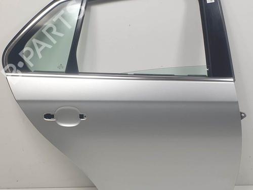 right-rear-door-vw-jetta-iii-1k2-2004-2005-2006-2007-2008-2009-2010-2011-2012-2013-25137937 main image