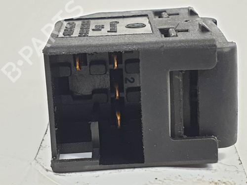 Right front window switch VW PASSAT B5 (3B2) 1.9 TDI | BP6856980I26 - Image 2