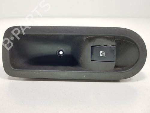 Used Left rear window switch Left rear window switch RENAULT MEGANE II (BM0/1_, CM0/1_) 1.5 dCi (BM1F, CM1F) (86 hp) 8491228 8491228