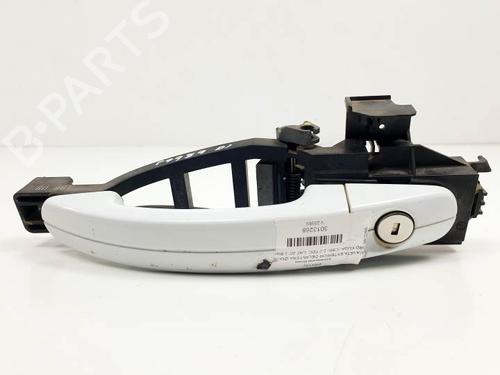 Used Front left exterior door handle FORD KUGA I [2008-2012]  25119569