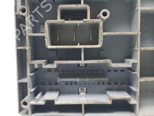 Boîte à Fusibles FIAT PUNTO (188_) 1.2 16V 80 (188.233, .235, .253, .255, .333, .353, .639,... | BP11172286E1 