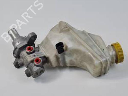 Used Brake master cylinder FIAT DOBLO Bus (263_) 1.3 D Multijet (263AXC1A) (90 hp) 30450582