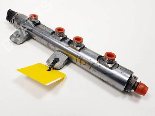 Used Injection rail Injection rail 18675048 18675048