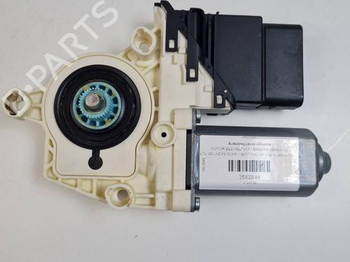 Used Right rear window motor Right rear window motor VW GOLF V (1K1) 1.9 TDI (105 hp) 36000730 36000730
