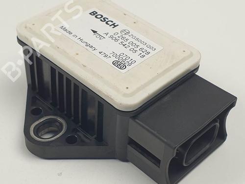 Used Electronic sensor Electronic sensor MERCEDES-BENZ SPRINTER 3,5-t Van (B906) 311 CDI (906.631, 906.633, 906.635, 906.637) (109 hp) 24930258 24930258