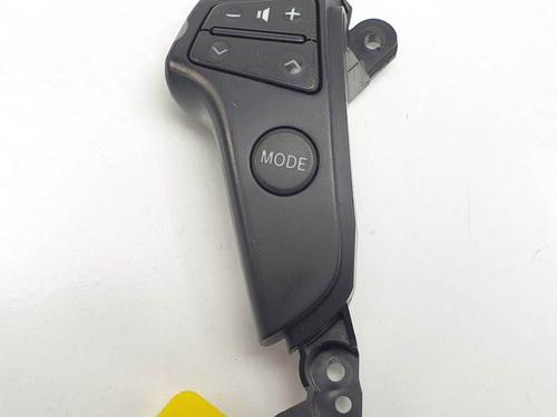 steering-wheel-controls-toyota-avensis-_t25_-2003-2004-2005-2006-2007-2008-24933482 main image