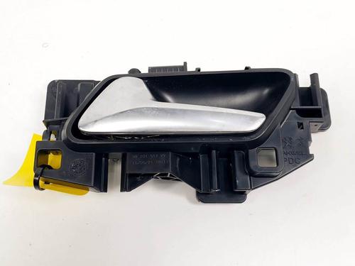 Used Rear left interior door handle Rear left interior door handle CITROËN C4 III (BA_, BB_, BC_) 1.2 PureTech 130 (BAHNSA, BAHNSB) (130 hp) 16840987 16840987