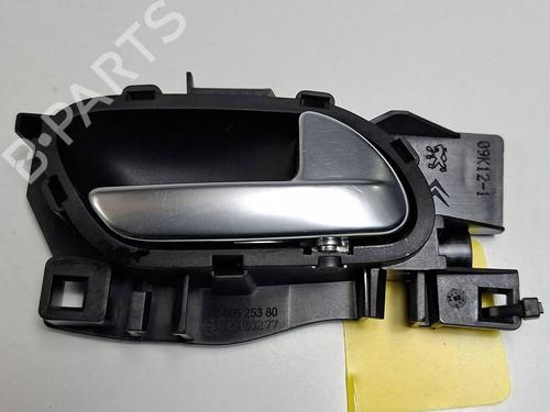 Used Front right interior door handle Front right interior door handle 39196435 39196435