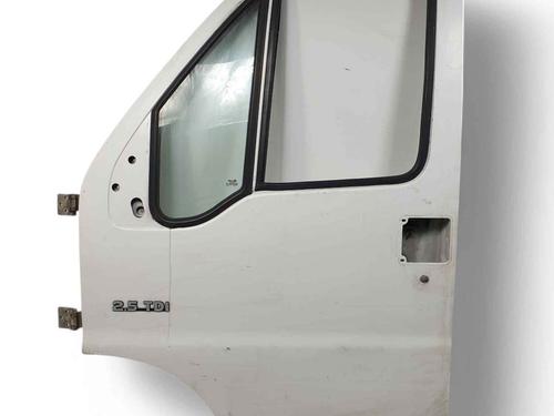 Used Left front door Left front door 25121614 25121614