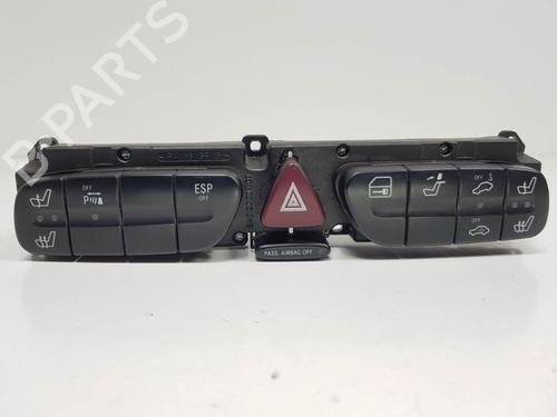 Used Warning switch MERCEDES-BENZ CLK Convertible (A209) CLK 320 (209.465) (218 hp) 8406466