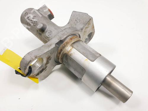 brake-master-cylinder-audi-a4-b6-convertible-8h7-2002-2003-2004-2005-2006-2007-2008-2009-34534334 main image