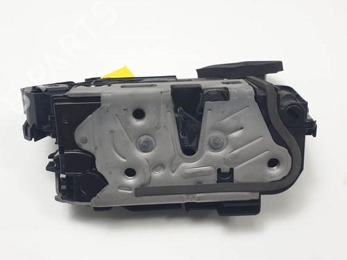 front-right-lock-seat-arona-kj7-kjp-2017-24990550 main image
