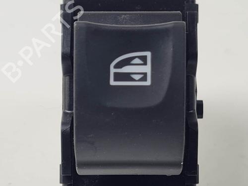 Used Right front window switch Right front window switch DACIA DUSTER (HM_) 1.0 TCe 90 (HMM6) (91 hp) 25752350 25752350