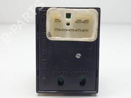 Right front window switch HYUNDAI COUPE II (GK) 1.6 16V | BP24339257I26 