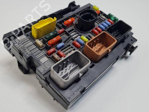 Used Fuse box Fuse box 38480622 38480622