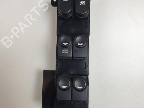 Used Left front window switch HYUNDAI i30 (FD) 1.6 CRDi (116 hp) 30191171