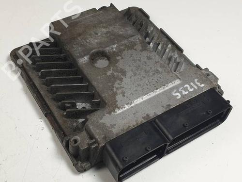 Used Engine control unit (ECU) VW PASSAT B6 Variant (3C5) 2.0 TDI (170 hp) 29964887