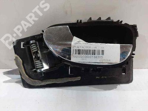 Used Front left interior door handle PEUGEOT 307 (3A/C) 2.0 HDi 90 (90 hp) 6843217