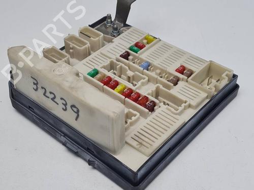 Used Fuse box Fuse box 37229892 37229892