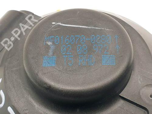Heater blower motor LAND ROVER DISCOVERY III (L319) 2.7 TD 4x4 | BP16579341M62 
