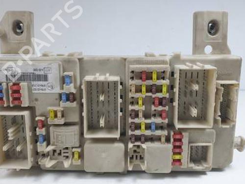 Boîte à Fusibles FORD FOCUS II (DA_, HCP, DP) 2.0 TDCi (136 hp) 31058781