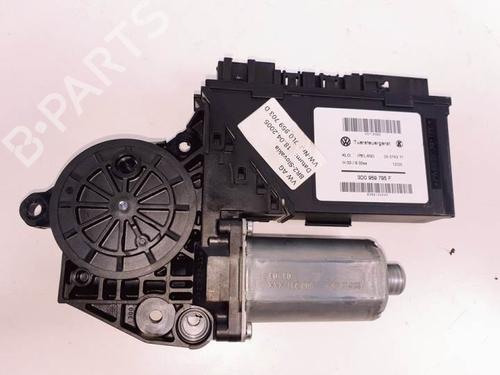 Motor elevalunas trasero izquierdo VW TOUAREG (7LA, 7L6, 7L7) 5.0 V10 TDI (313 hp) 15356338
