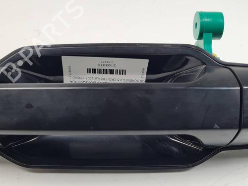 Used Front left exterior door handle KIA SORENTO I (JC) 2.5 CRDi (170 hp) 29321840