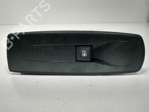 Used Right front window switch Right front window switch RENAULT MEGANE III Grandtour (KZ0/1) 1.5 dCi (KZ09, KZ0D, KZ1G, KZ29, KZ14, KZ1W, KZ10, KZ1F,... (110 hp) 8237034 8237034