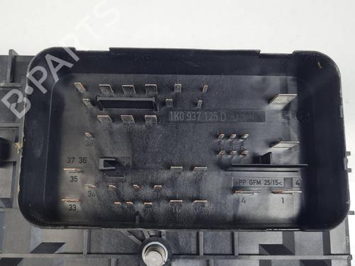 Fuse box VW TOURAN (1T3) 1.6 TDI | BP38510655E1 - Image 3