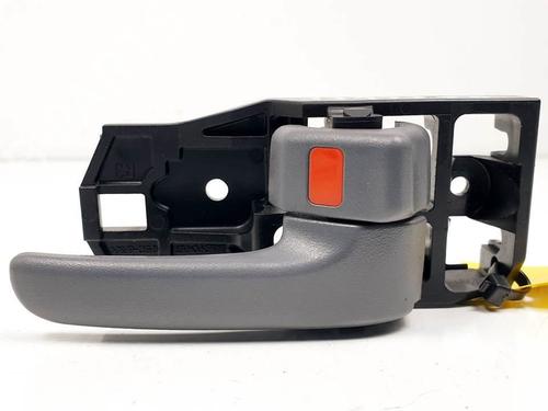 Used Rear right interior door handle Rear right interior door handle TOYOTA RAV 4 II (_A2_) 2.0 D 4WD (CLA20_, CLA21_, CLA20R, CLA21R) (116 hp) 17330204 17330204