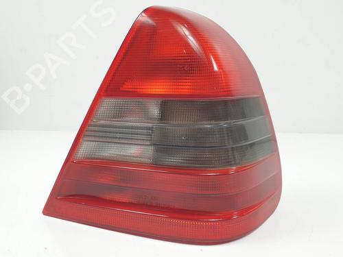 Used Right taillight Right taillight MERCEDES-BENZ C-CLASS (W202) C 200 (202.020) (136 hp) 25141021 25141021