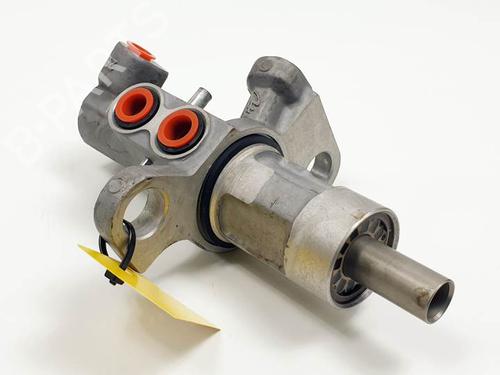 Used Brake master cylinder OPEL INSIGNIA A Sports Tourer (G09) 2.0 CDTI (35) (160 hp) 24537481