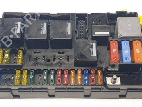 Used Fuse box Fuse box LAND ROVER RANGE ROVER III (L322) 3.6 D 4x4 (272 hp) 19500041 19500041