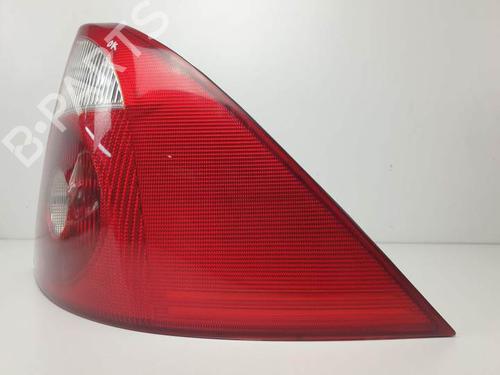 Right taillight FORD MONDEO III Saloon (B4Y) 2.0 16V TDDi / TDCi | BP25119219C35 