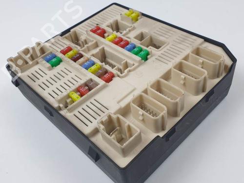 Used Fuse box RENAULT MEGANE III Hatchback (BZ0/1_, B3_) 1.6 16V (BZ0H) (101 hp) 24915849