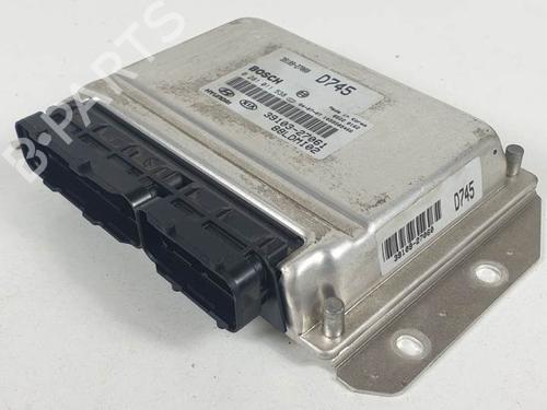 Used Engine control unit (ECU) KIA CERATO I Saloon (LD) 2.0 CRDi (112 hp) 15658439