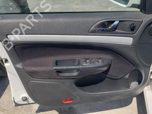 Venstre foran invendig håndtak SKODA OCTAVIA II (1Z3) 1.6 TDI | BP26030196I13 
