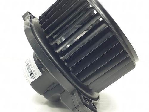 Heater blower motor KIA CARENS III MPV (UN) 2.0 CRDi 140 | BP16447530M62 