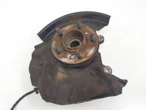 Used Left front steering knuckle LAND ROVER RANGE ROVER III (L322) 3.0 D 4x4 (177 hp) 13415537