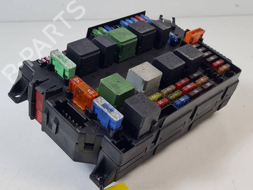 Used Fuse box Fuse box 37413657 37413657