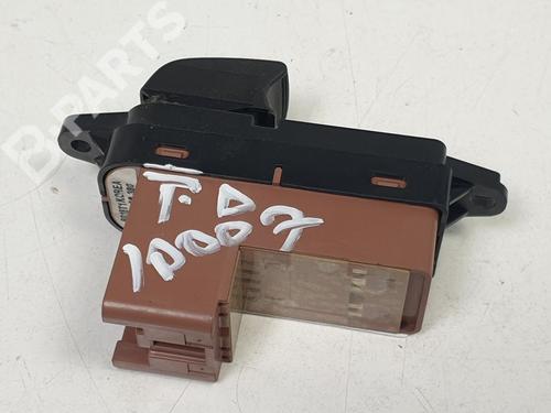 Used Right rear window switch Right rear window switch MAZDA 6 Hatchback (GG) 2.0 DI (GG14) (143 hp) 10139805 10139805