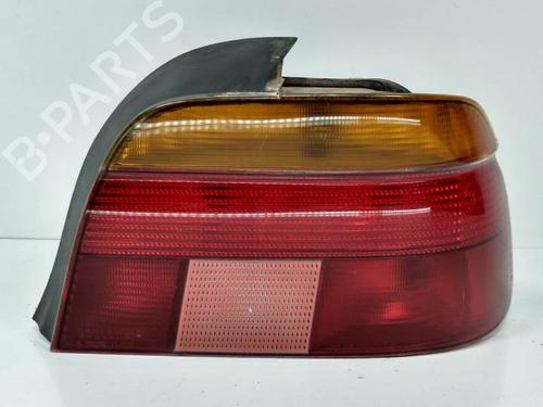 Høyre baklys BMW 5 (E39) 528 i (193 hp) 7996326