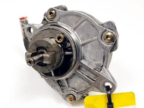 Used Vacuum pump MERCEDES-BENZ VITO Van (W638) 110 CDI 2.2 (638.094) (102 hp) 17049260