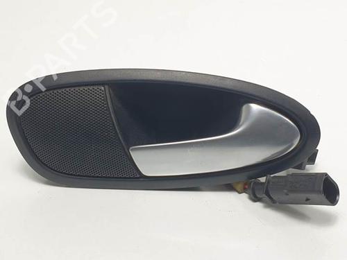 Used Front right interior door handle SEAT LEON (1P1) 1.6 TDI (90 hp) 16082233