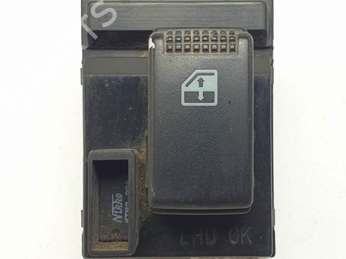 Used Right front window switch Right front window switch HYUNDAI COUPE II (GK) 1.6 16V (105 hp) 24339257 24339257