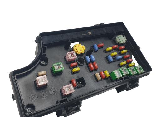 Caja reles / fusibles Caja reles / fusibles CHRYSLER SEBRING Convertible (JS) 2.7 (186 hp) 37257860 37257860