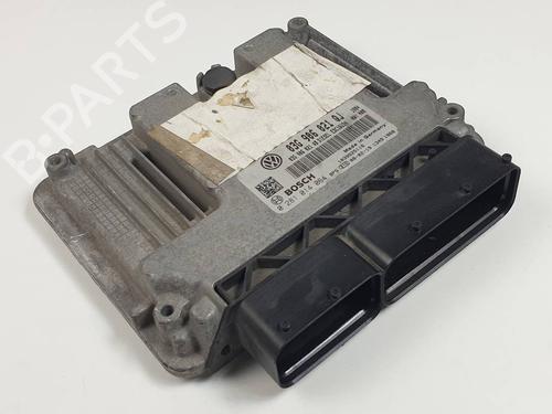 Used Engine control unit (ECU) Engine control unit (ECU) VW GOLF V Variant (1K5) 1.9 TDI (105 hp) 29989917 29989917