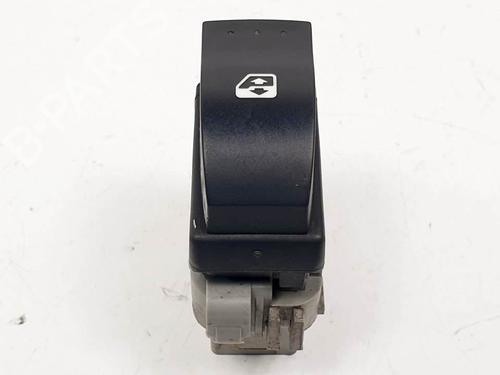 Used Right front window switch Right front window switch 17337395 17337395