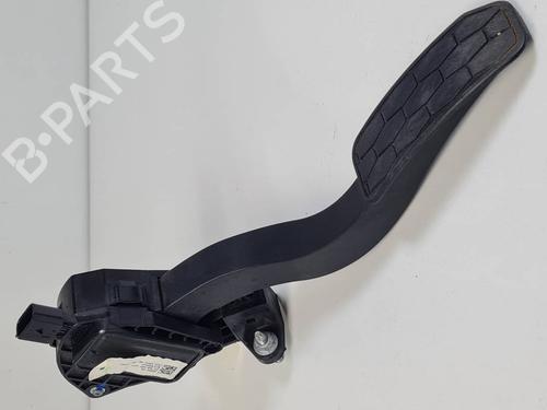 pedal-jaguar-xe-x760-2015-34712249 main image